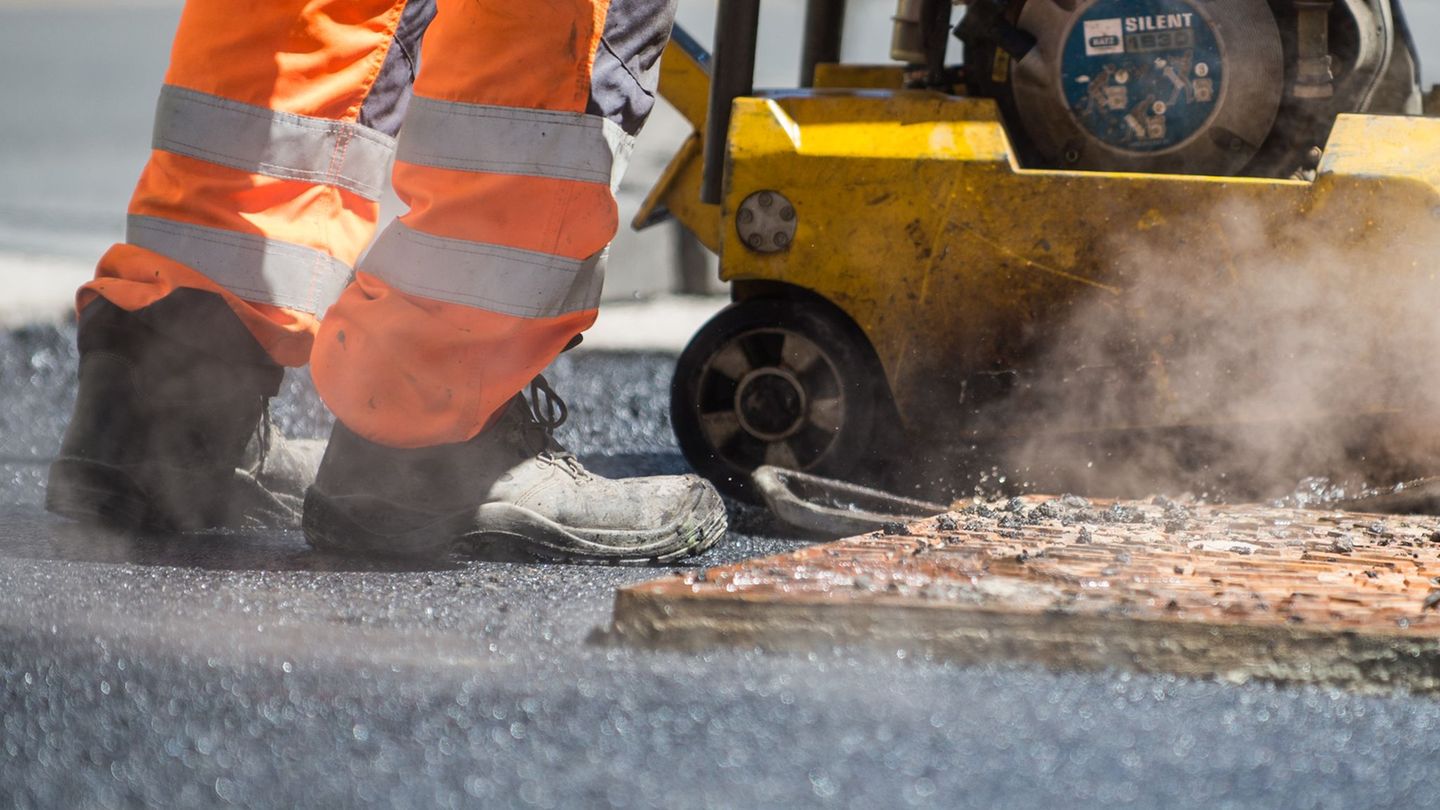 Die Bauarbeiten für die Umgehungsstraße können beginnen. (Symbolbild) Foto: Florian Gaertner/dpa