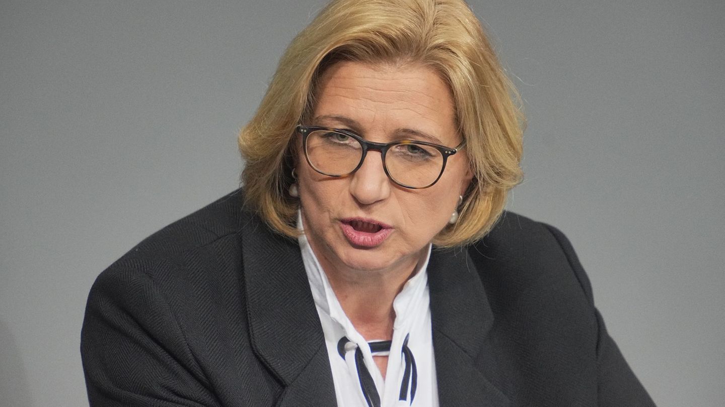 Die saarländische Ministerpräsidentin Anke Rehlinger (SPD) wandte sich mit zehn Amtskollegen an die EU-Kommissionspräsidentin. (