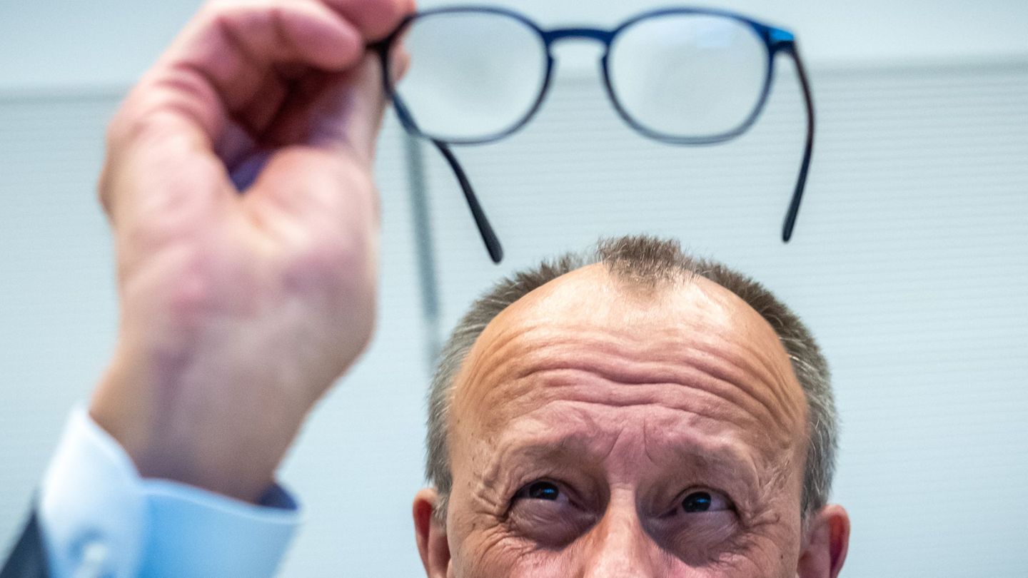 Noch drei Tage vis zur Entscheidung: Wenn man so weit in die Zukunft schauen könnte... Foto: Michael Kappeler/dpa