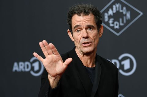 Tom Tykwer ist einer der Drehbuchautoren von "Babylon Berlin". (Archivbild) Foto: Jens Kalaene/dpa
