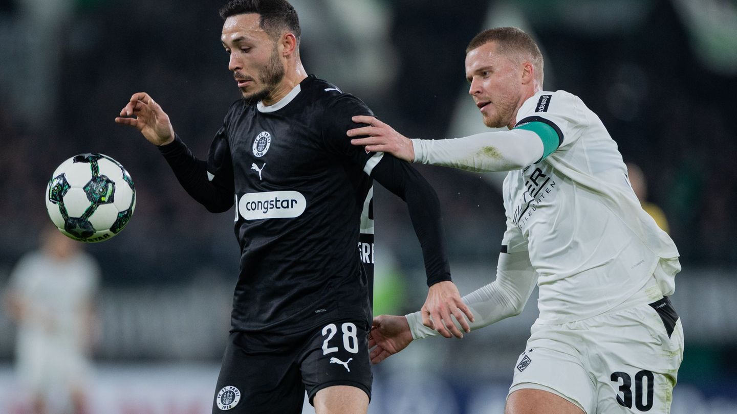 Immer auf der Hut: Gladbachs Kapitän Elvedi. Foto: Rolf Vennenbernd/dpa