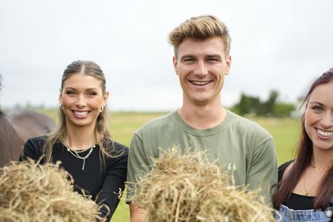 Selina (l.) oder Laura: Wer muss Friedrichs Hof verlassen?