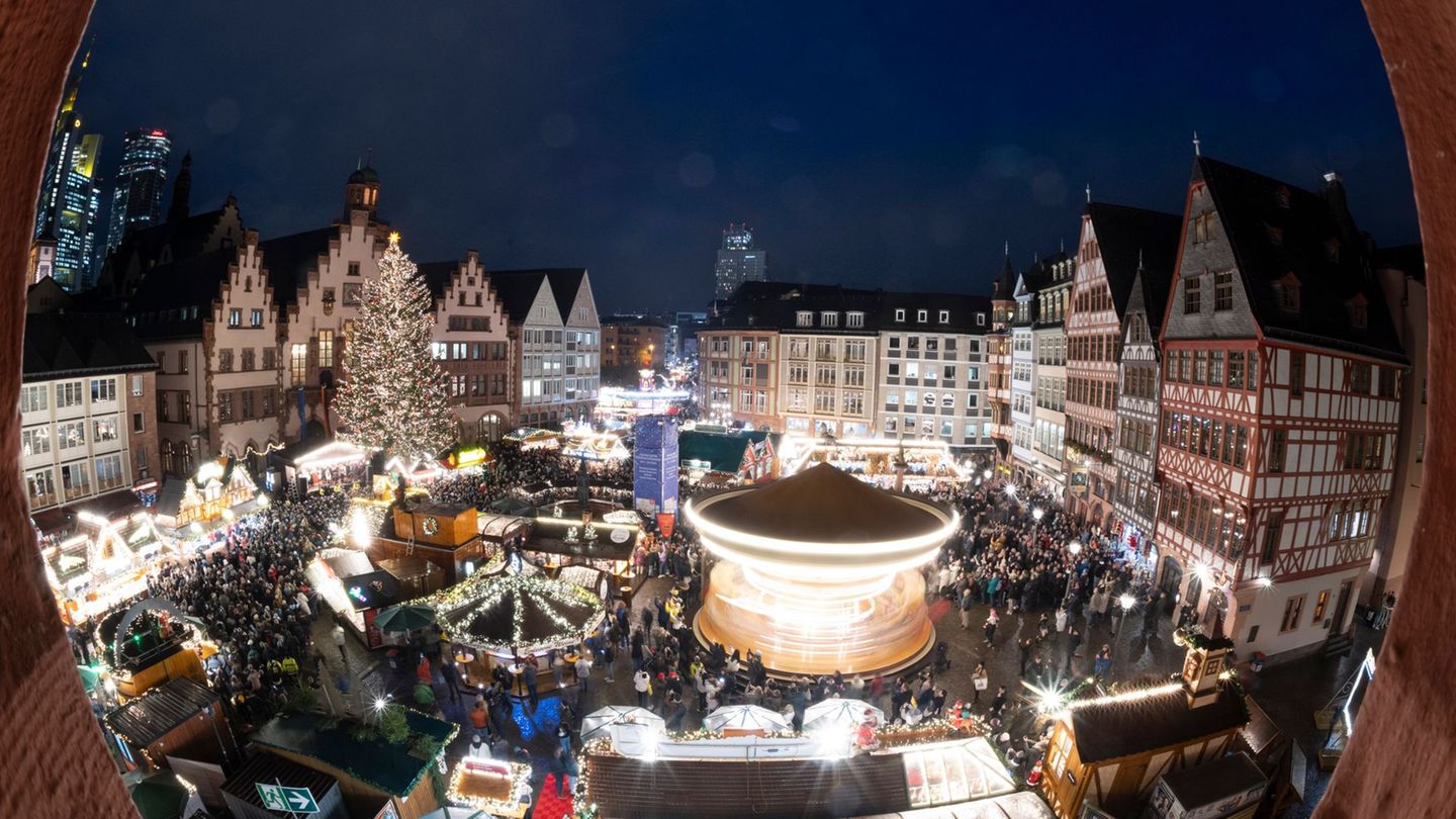 Gutschein für Karussell und Co: Auch Kinder aus Familien mit geringen Einkommen sollen den Weihnachtsmarkt genießen (Archivbild)