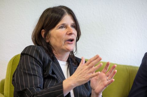 Menschen müssen sich das Leben leisten können, sagt Verdi-Landesbezirksleiterin Paul. Foto: Helmut Fricke/dpa