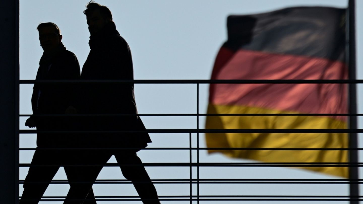 Flagge auf dem Reichstagsgebäude