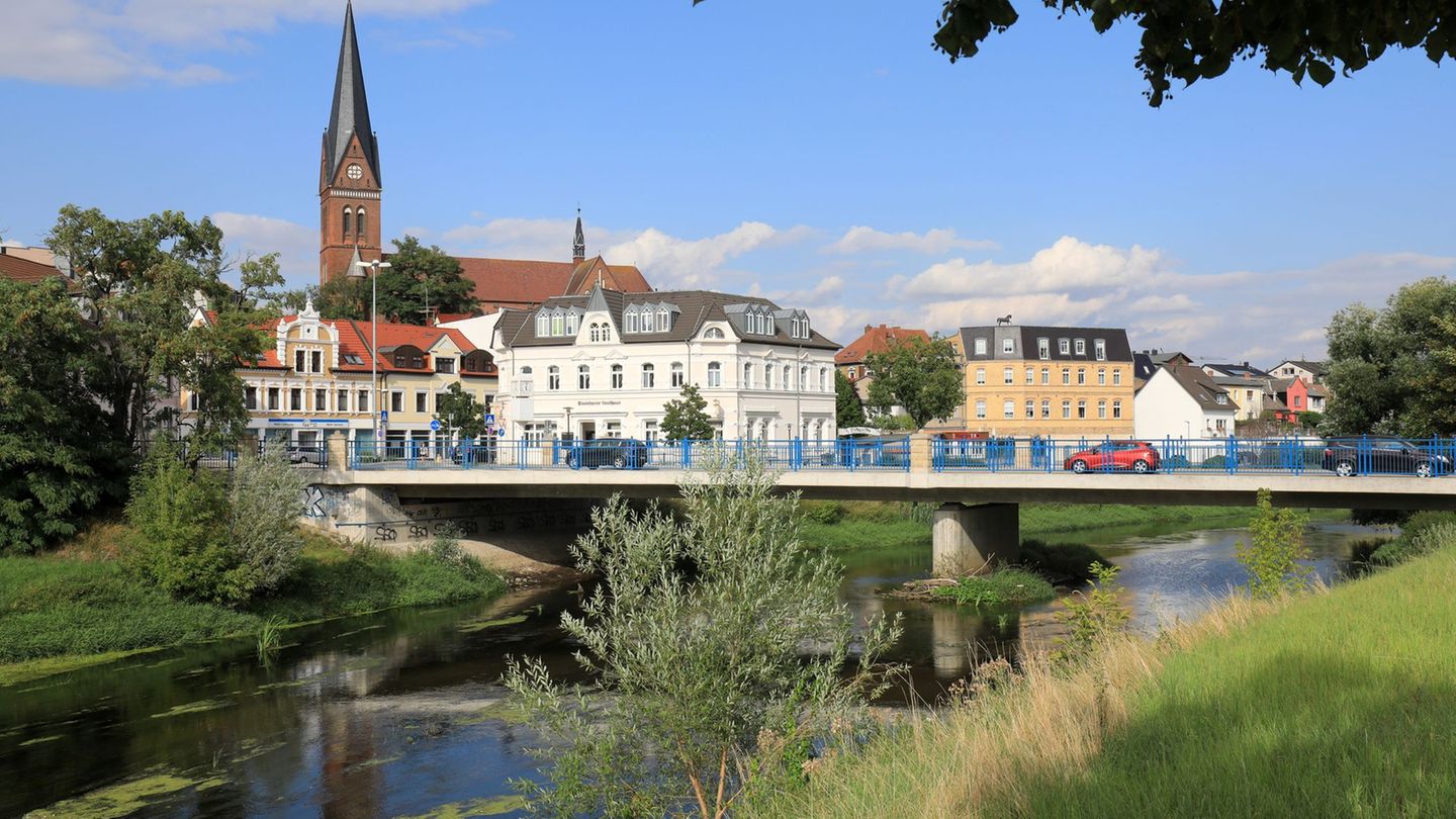 Das Vorgehen des Staßfurter Bürgermeisters René Zok (CDU) stößt auf Kritik. (Archivbild) Foto: Peter Gercke/dpa-Zentralbild/ZB