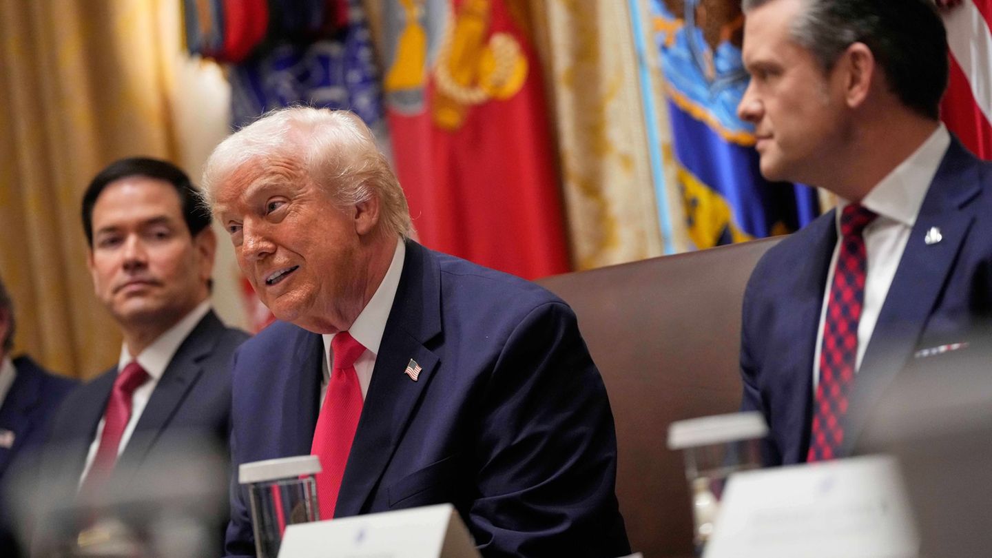 Trump sagt, nicht nur Venezuela könne angegriffen werden. Foto: Julia Demaree Nikhinson/AP/dpa