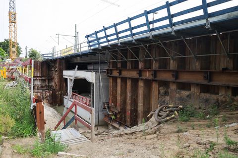 Die Planung eines S-Bahntunnels zwischen dem neuen Bahnhof Altona und dem Hamburger Hauptbahnhof kommt nicht voran. (Archivbild)
