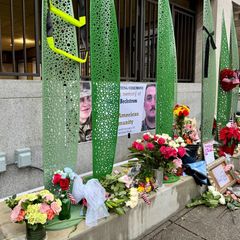 Blumen für die beiden Opfer des Angriffs in Washington