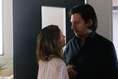 "Alles was zählt": Nathalie ist bei ihrem Treffen mit Maximilian zwischen Herz und Kopf hin- und hergerissen.