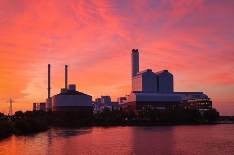 Vor allem fossile Energieträger wurden für die Stromerzeugung in Hamburg genutzt. (Symbolbild) Foto: Christian Charisius/dpa