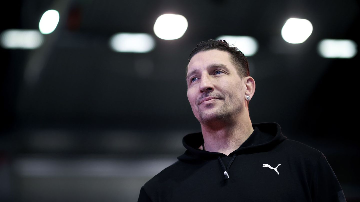 Stefan Kretzschmar würde Star-Handballer Dika Mem gerne in der Bundesliga sehen. Foto: Ronny Hartmann/dpa-Zentralbild/dpa