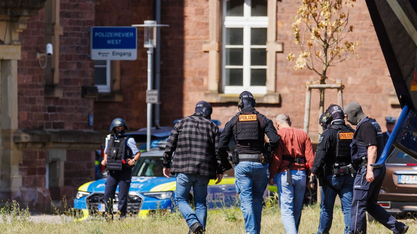 Im Juni wurde der mutmaßliche Täter in Karlsruhe einem Ermittlungsrichter vorgeführt. (Archivbild) Foto: Philipp von Ditfurth/dp