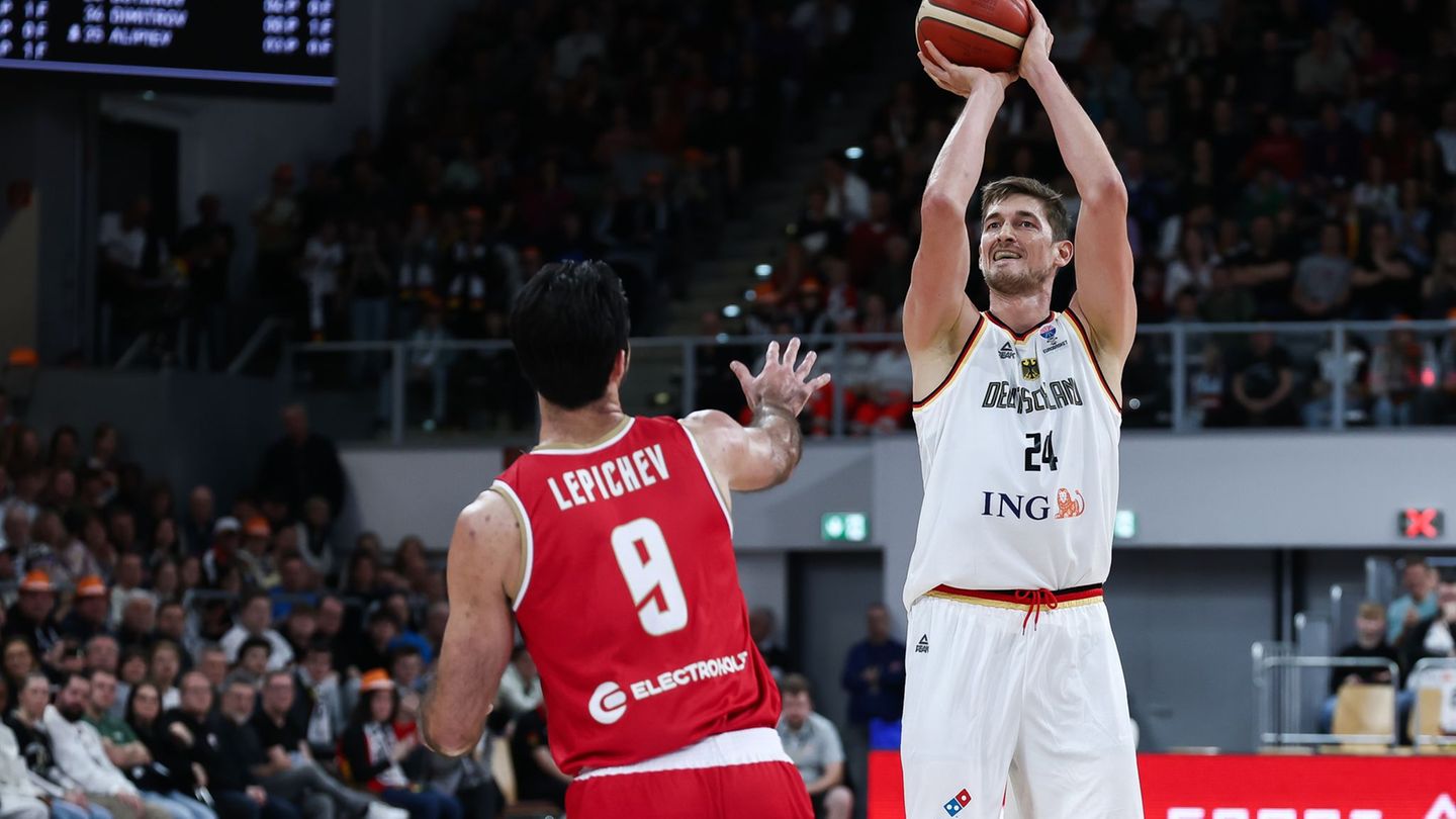 Tibor Pleiß spielt ab sofort für die Basketballer von Rasta Vechta. (Archivfoto) Foto: Daniel Löb/dpa