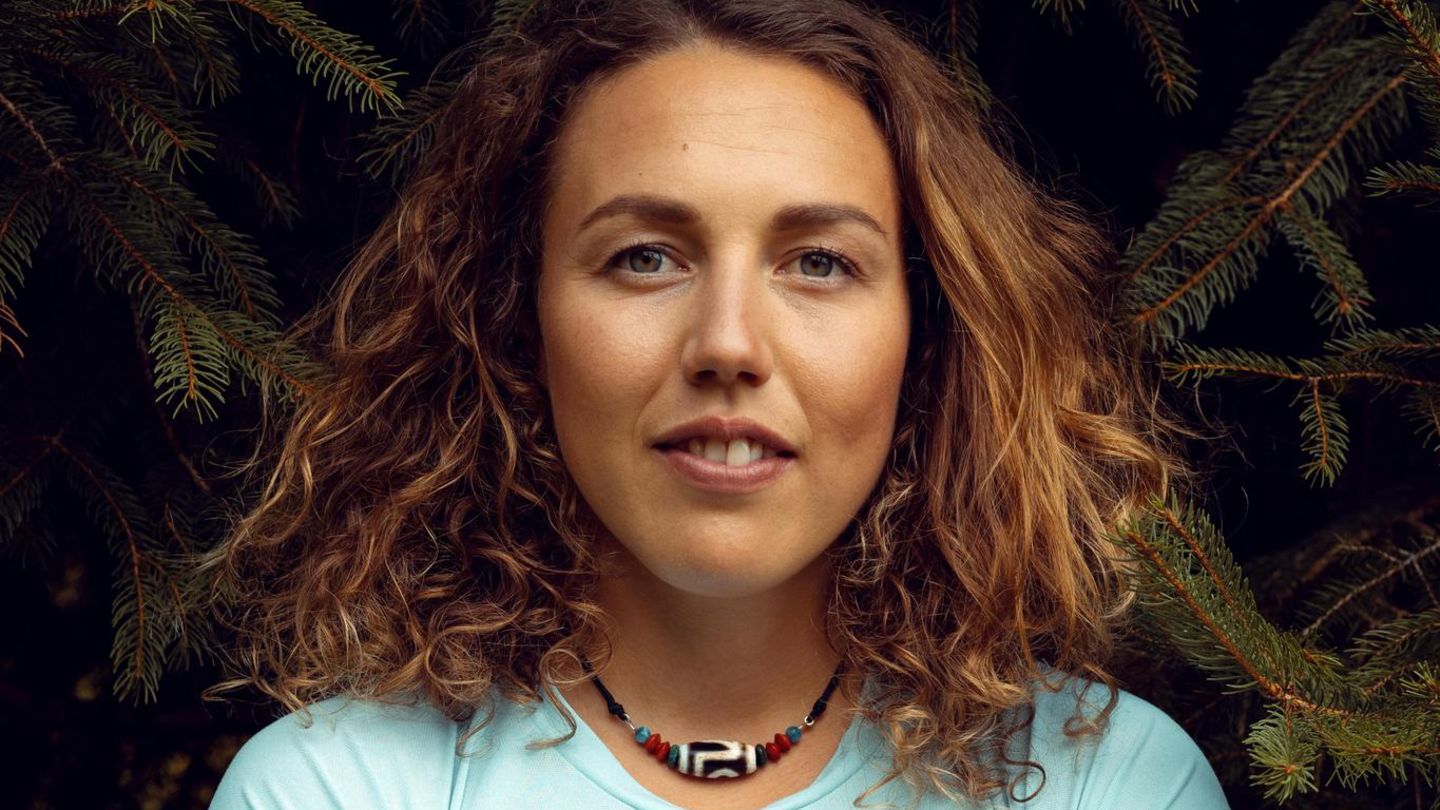 Verungl-ckte-Biathletin-Ein-Kreuz-ein-Stein-und-viele-Briefe-Auf-den-Spuren-von-Laura-Dahlmeier