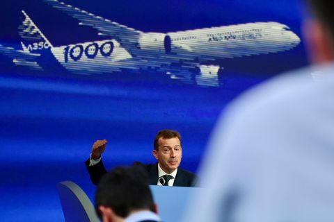 Kann sein ursprüngliches Auslieferungsziel erneut nicht halten: Airbus-Chef Guillaume Faury. (Archivbild) Foto: Fred Scheiber/AP