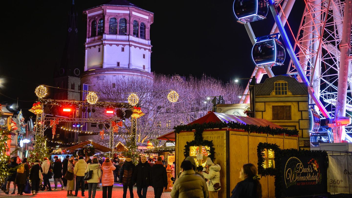 Düsseldorfer Weihnachtsmarkt auf dem Burgplatz