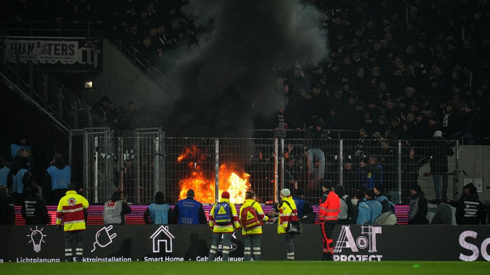 Feuer im Frankfurt-Block