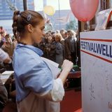 Katharina Witt an der Autogrammwand 1984