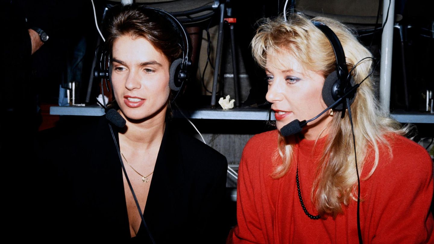 Katharina Witt als Moderatorin im Jahr 1992 bei den Olympischen Spielen in Albertville