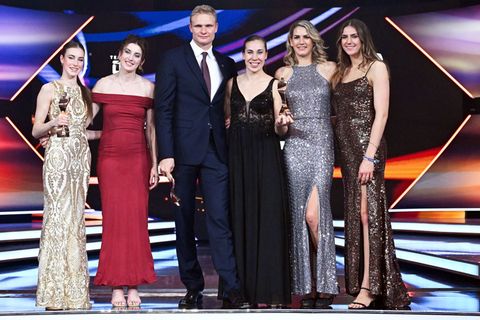 Im vergangenen Jahr gewannen die Sportgymnastin Darja Varfolomeev (l), der Ruderer Oliver Zeidler (3.v.l) und die 3x3-Basketball