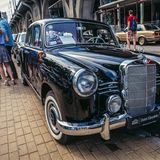 Mercedes 180 (Typ W 120) in schwarz