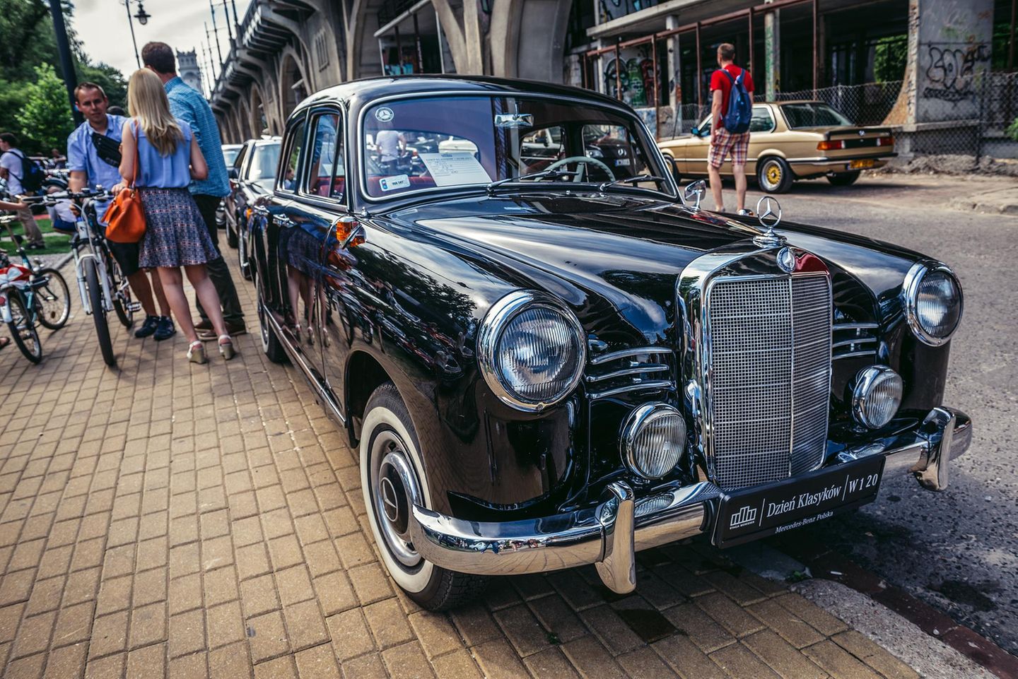 Mercedes 180 (Typ W 120) in schwarz
