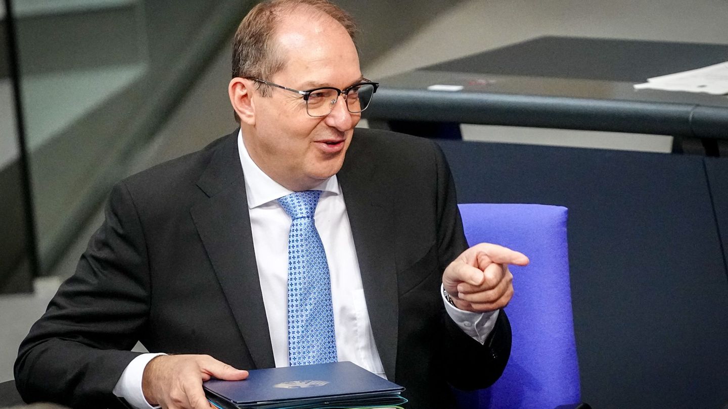 Kurz vor der parlamentarischen Sommerpause war der Gesetzentwurf zu sicheren Herkunftsländern und Rechtsschutz bei Abschiebehaft