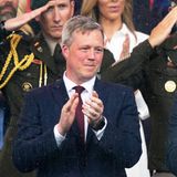 Daniel Driscoll ist im Pentagon als Staatssekretär für das US-Heer zuständig, insbesondere für dessen Ausstattung und Modernisierung. Doch nun hat der 39-Jährige eine weitere Aufgabe: Er verhandelt mit der Ukraine über einen möglichen Friedensdeal, könnte nächstes Jahr sogar den bisherigen Sondergesandten Keith Kellogg ersetzen, der als zu russlandkritisch gilt und Ende Dezember aus dem Trump-Team ausscheiden soll. Driscoll ist ein früherer Studienfreund von JD Vance und gilt als Instrument des Vizepräsidenten, um dessen Vorstellungen im Verhandlerteam Gehör zu verschaffen.