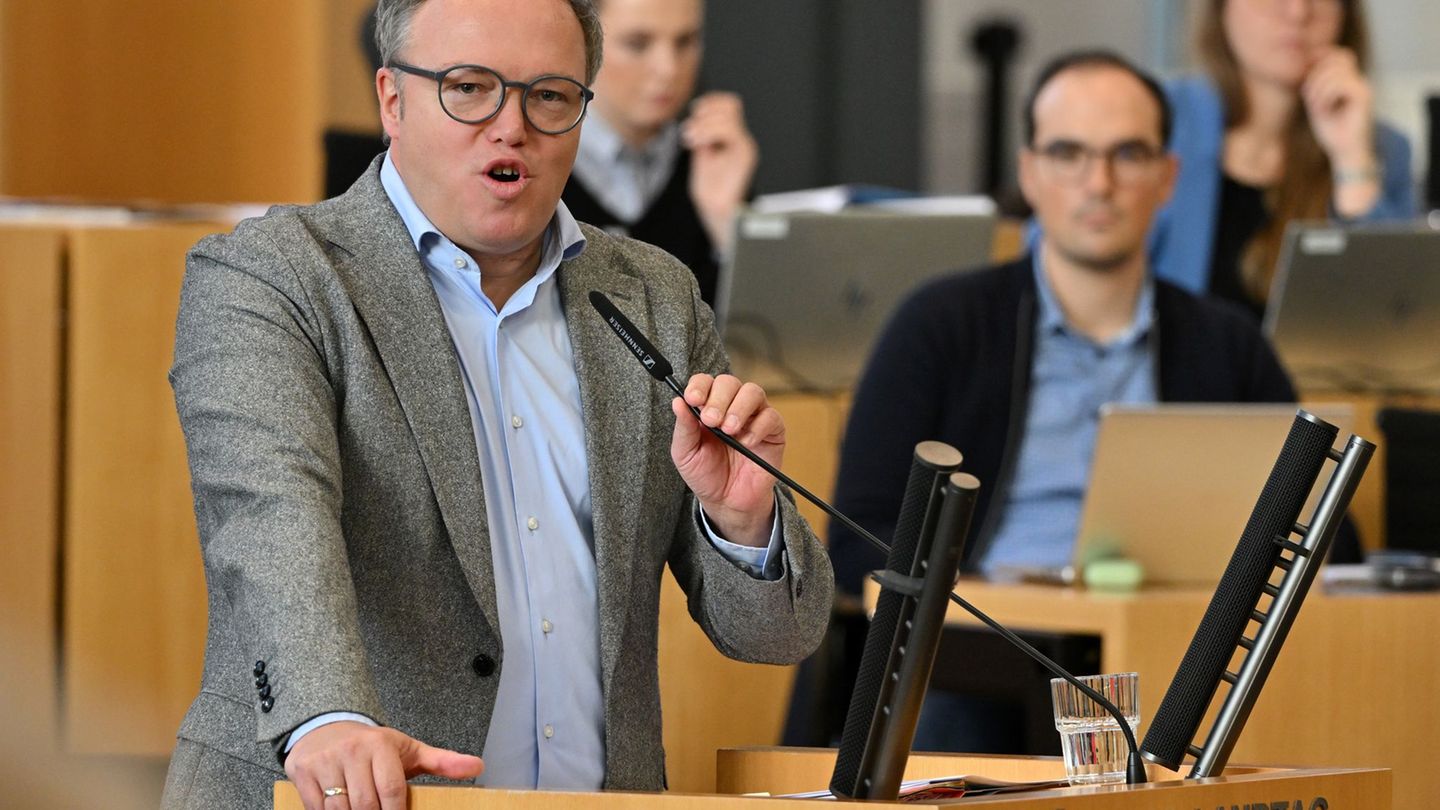 Thüringens Ministerpräsident Mario Voigt (CDU) stellte sich im Parlament in einer Regierungsbefragung den Fragen der Abgeordnete