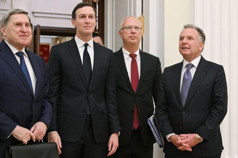 Putin-Berater Jurij Uschakow, Trump-Schwiegersohn Jared Kushner und die Sondergesandten Russlands, Kirill Dimitrijew, und der USA, Steve Witkoff, am 2. Dezember in Moskau