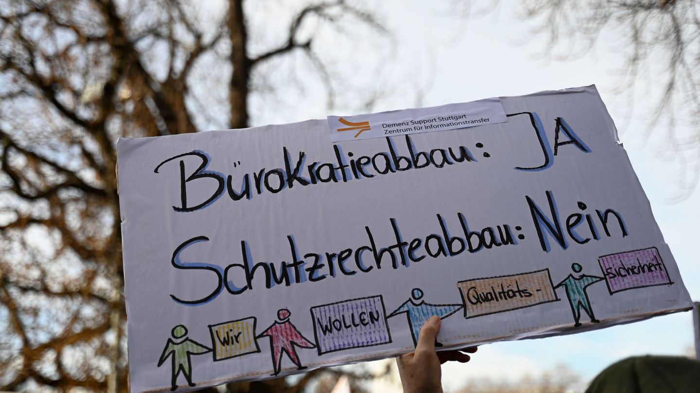 Die Verbände fürchten, dass Bedürftige nicht mehr geschützt werden künftig. Foto: Katharina Kausche/dpa