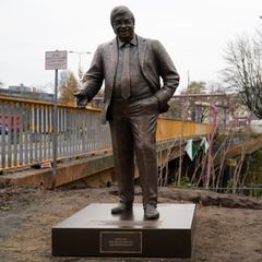 Um die Statue von Walter Lübcke gibt es weiter Diskussionen