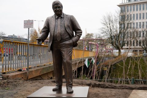Um die Statue von Walter Lübcke gibt es weiter Diskussionen