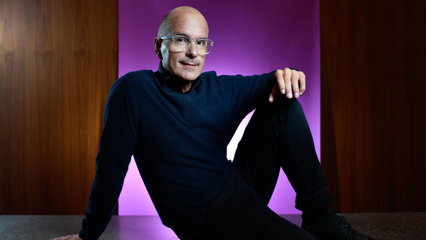 Christoph Maria Herbst , geboren 1966 in Wuppertal, trat 1997 zum ersten Mal im Fernsehen auf