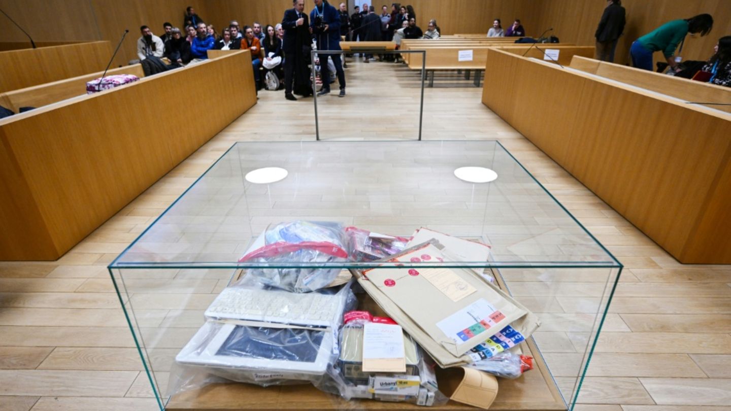 Beweismittel im Gerichtssaal in Mont-de-Marsan