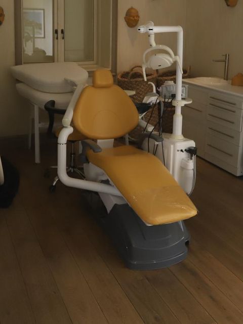 Dieses Foto, veröffentlicht von den Demokraten im Aufsichtsausschuss des Repräsentantenhauses, zeigt offenbar einen Zahnarzt-Raum in Jeffrey Epsteins Anwesen