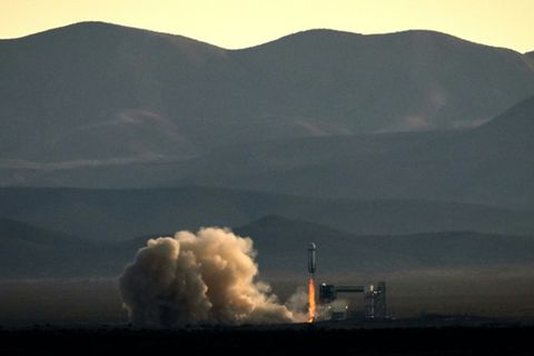 Start der "New Shepard"-Rakete am 14. April