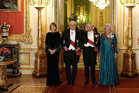 Elke Büdenbender und Frank-Walter Steinmeier mit König Charles III. und Königin Camilla (v.l.n.r.) am 3. Dezember.