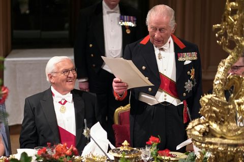 Steinmeier (links) und Charles III. beim Staatsbankett