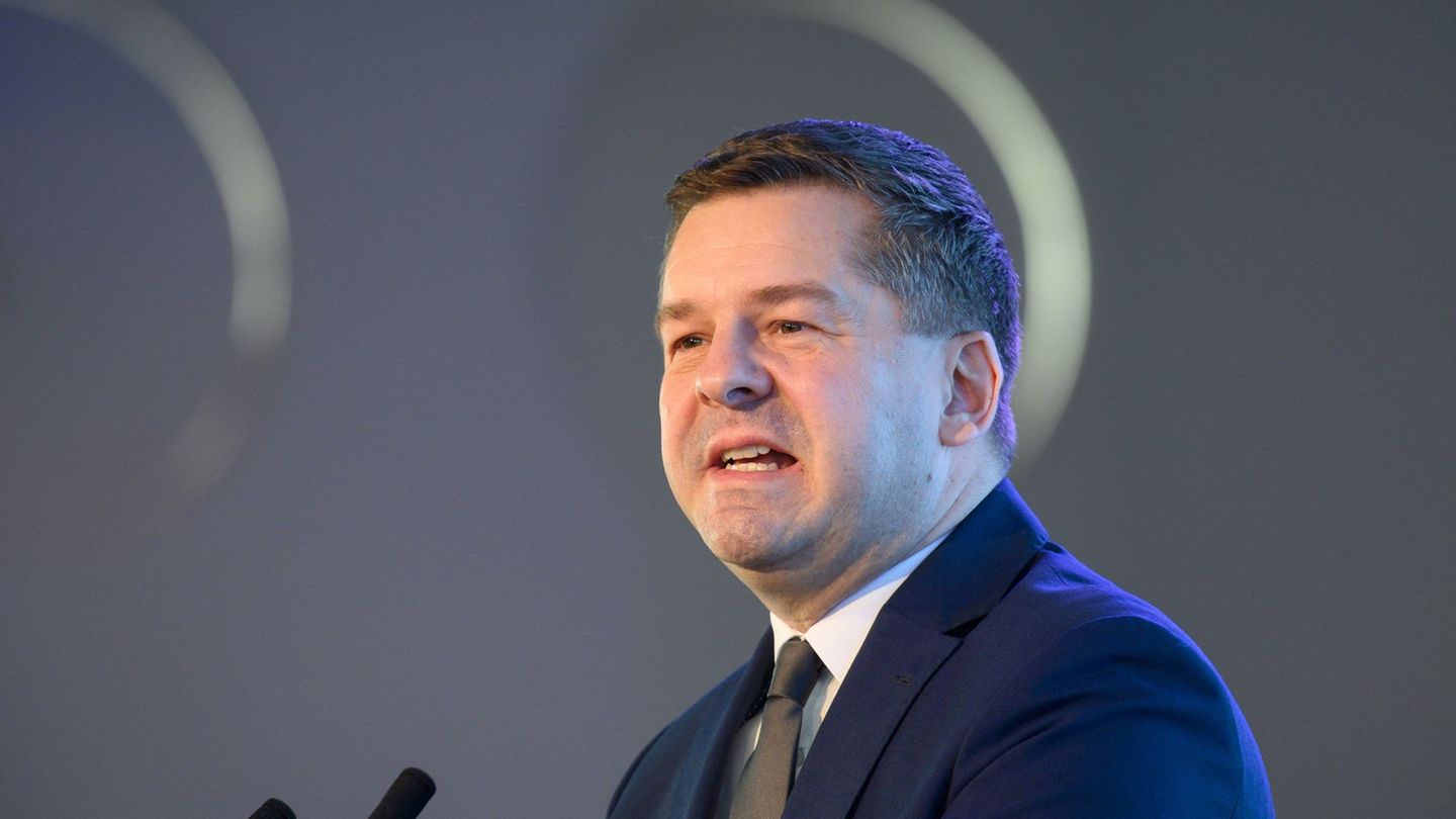 CDU-Spitzenkandidat Sven Schulze (CDU) will KI und Techniküberwachung stärker nutzen, um Anschläge zu verhindern. (Archivbild) F