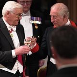 Prost und Cheers: König Charles III. stößt mit seinem Gast, Bundespräsident Frank-Walter Steinmeier, an