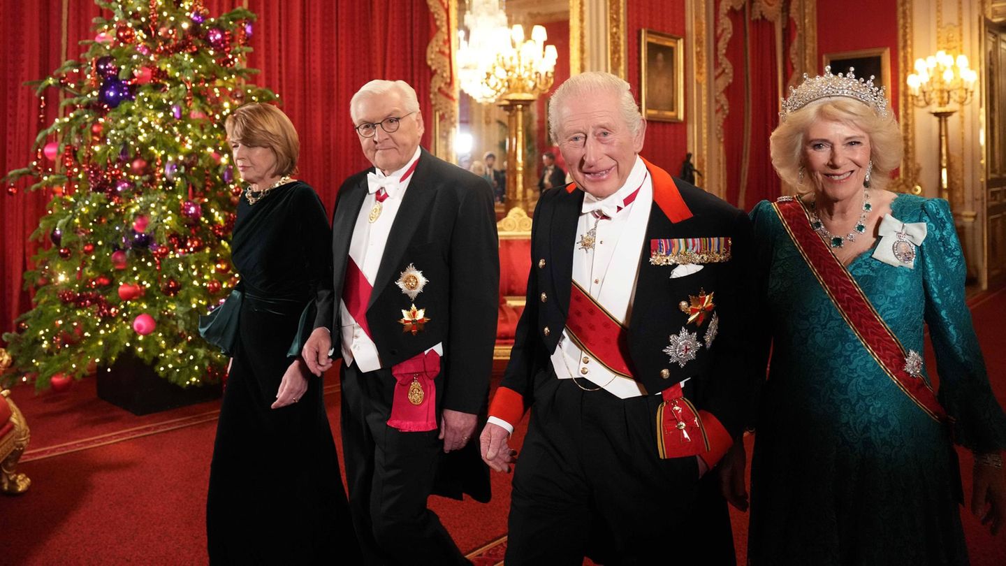 Der Bundespräsident und seine Ehefrau Elke überbrachten dem Königspaar einen Weihnachtspräsentkorb