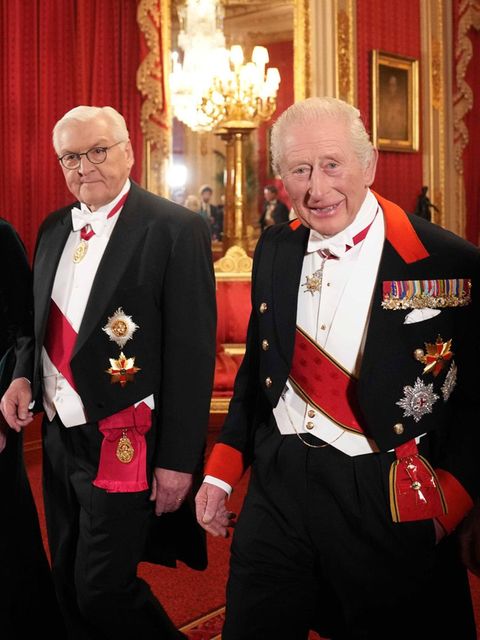 Der Bundespräsident und seine Ehefrau Elke überbrachten dem Königspaar einen Weihnachtspräsentkorb