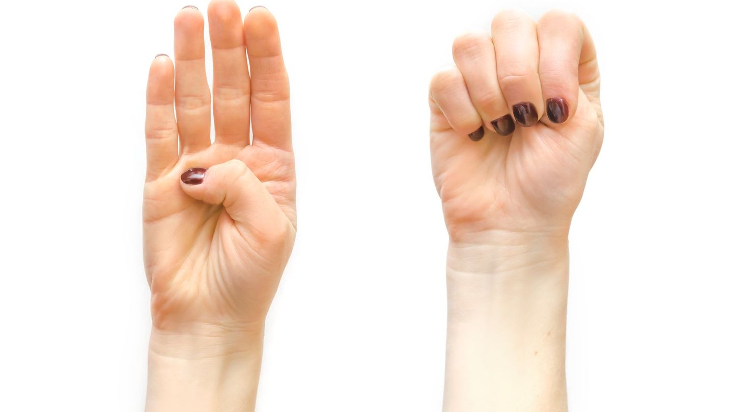 Wenn Sie dieses Handzeichen sehen, benötigt jemand Ihre Hilfe.