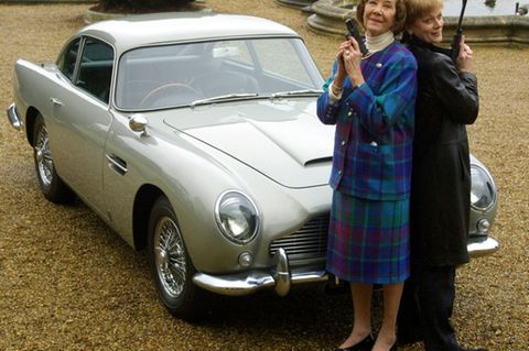 Zwei Miss Moneypennys im Jahr 2001