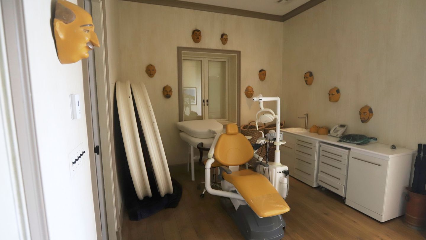 Ein Zahnarztstuhl in der Epstein-Villa. Foto: Uncredited/House Oversight Committee/AP/dpa