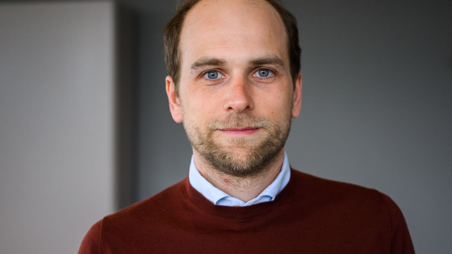 Raoul Roßmann nimmt den Konkurrenten dm im AfD-Streit in Schutz. Foto: Julian Stratenschulte/dpa