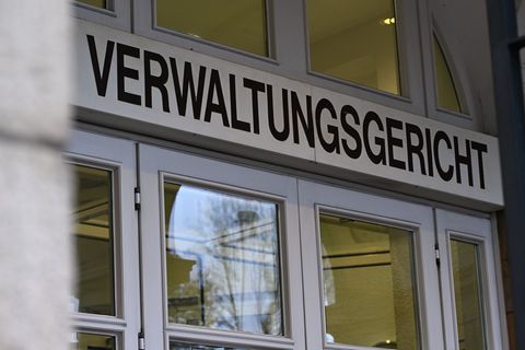 Das Verwaltungsgericht Gelsenkirchen berät über einen Rechtsstreit um die Grundsteuer (Archivbild). Foto: Wolf von Dewitz/dpa