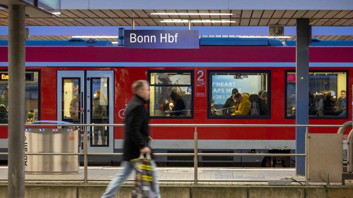 Zwischen dem 14.12. und 21.12. kommt es zu massiven Einschränkungen im Bahnverkehr um Bonn. Grund ist eine geplante Brückenerneu